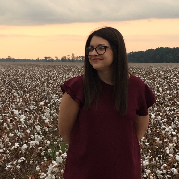 Meet your Posher, Courtney - Picture 1 of 1